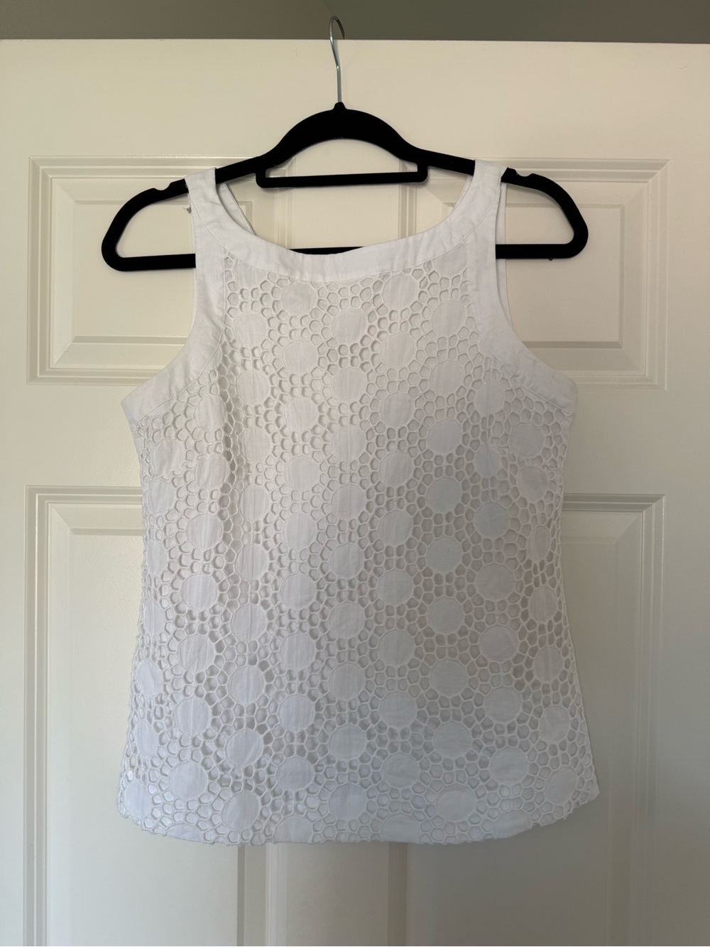 Vineyard Vines 100% Cotton White Eyelet Sleeveless Shell Top